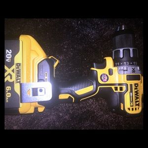 NEW DEWALT MAX XR BRUSHLESS LED COMPACT DRILL